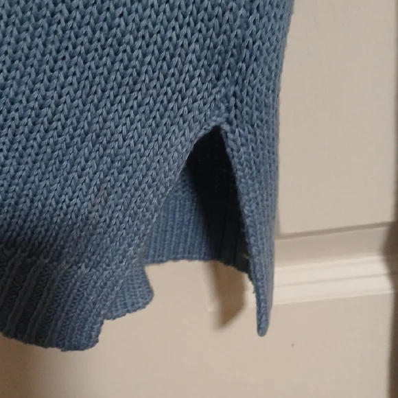 Marled Light Blue Anchor V-Neck Hooded Sweater - Picture 4 of 8